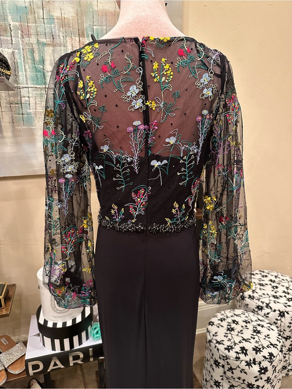 MAC DUGGAL DRESS - Picture 4 of 7